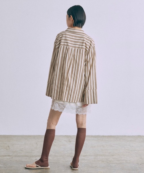 EN NEUME(エンノイム)の「Multi-Stripe Knotted Shirt(シャツ/ブラウス・レディース・ネイビー/ベージュ/ブラウン・FREE)」の11枚目の写真