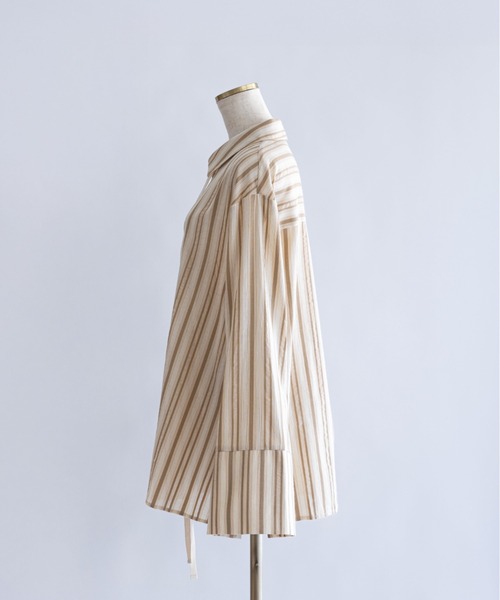 EN NEUME(エンノイム)の「Multi-Stripe Knotted Shirt(シャツ/ブラウス・レディース・ネイビー/ベージュ/ブラウン・FREE)」の14枚目の写真
