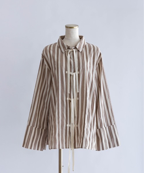 EN NEUME(エンノイム)の「Multi-Stripe Knotted Shirt(シャツ/ブラウス・レディース・ネイビー/ベージュ/ブラウン・FREE)」の16枚目の写真