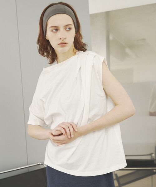 Firsthand(ファーストハンド)の「Firsthand/ファーストハンド オーガニックコットン アシンメトリー ドレープ トップス(Tシャツ/カットソー・レディース・チャコールグレー/ブラック/ホワイト・FREE)」の13枚目の写真