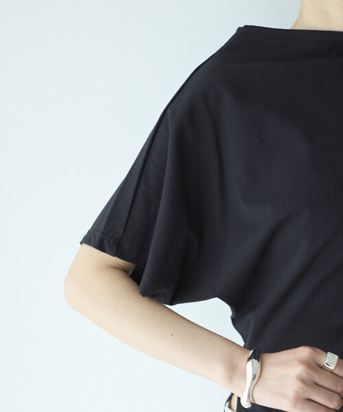 Firsthand(ファーストハンド)の「Firsthand/ファーストハンド オーガニックコットン アシンメトリー ドレープ トップス(Tシャツ/カットソー・レディース・チャコールグレー/ブラック/ホワイト・FREE)」の5枚目の写真