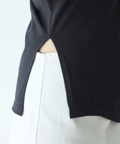 Firsthand(ファーストハンド)の「Firsthand/ファーストハンド オーガニックコットン アシンメトリー ドレープ トップス(Tシャツ/カットソー・レディース・チャコールグレー/ブラック/ホワイト・FREE)」の6枚目の写真