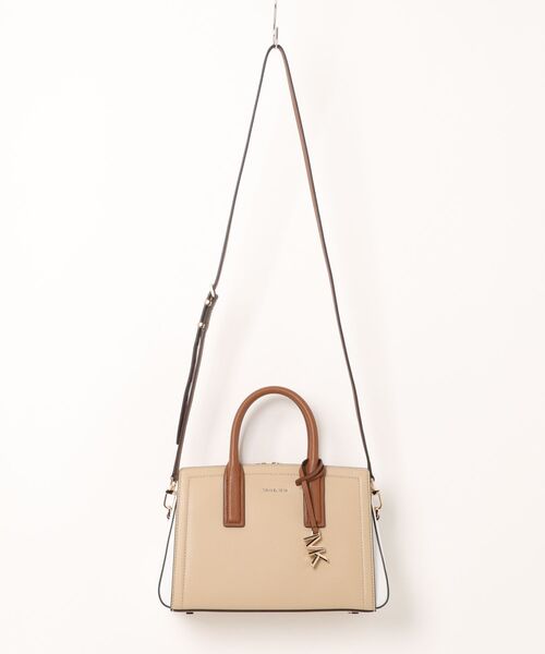 MICHAEL KORS(マイケルコース)の「LAILA カラーブロック ぺブルレザー サッチェル スモール(ハンドバッグ・レディース・ベージュ系その他・FREE)」の5枚目の写真