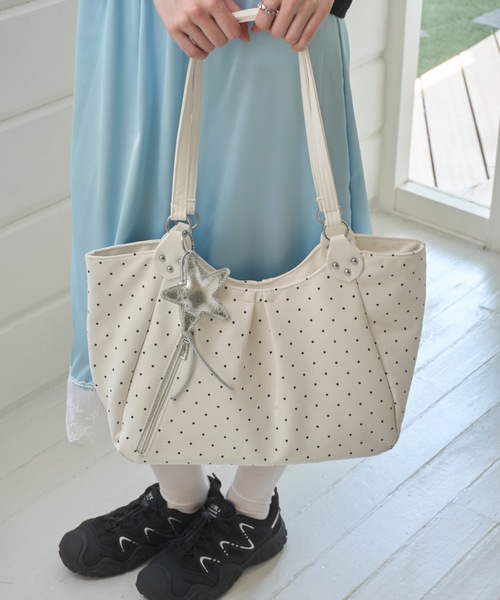 Birthday room（バースデイルーム）の「ドットチャーム付ショルダーBAG/Shoulder bag with polka dot charm（ショルダーバッグ・レディース・ライトブルー/ホワイト/ピンク・FREE）」の6枚目の写真