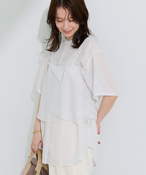 Green Parks(グリーンパークス)の「SET2点シアーストライプシャツ+ビスチェ(シャツ/ブラウス・レディース・ブラック/オフホワイト/サックスブルー・FREE)」の2枚目の写真