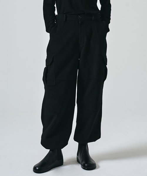 NOIRER(ノイア)の「ウールカーゴパラシュートパンツ(ブラック)(その他パンツ・メンズ・その他・48/50/52)」の1枚目の写真