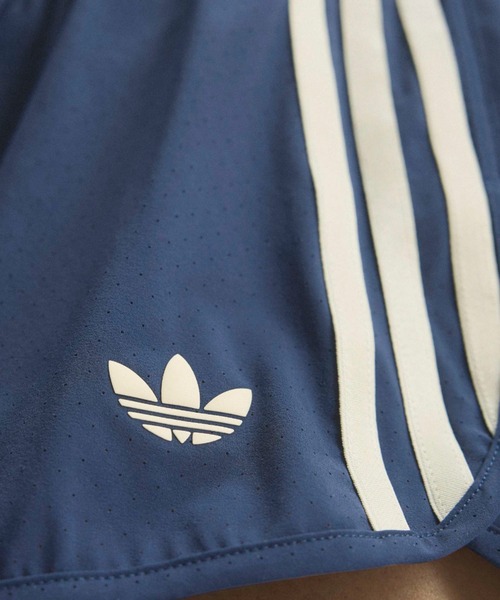 adidas(アディダス)の「adidas OG SPORT SHORTS / アディダス オリジナルス スポーツショーツ(その他パンツ・レディース・ネイビー・L/M/S)」の6枚目の写真