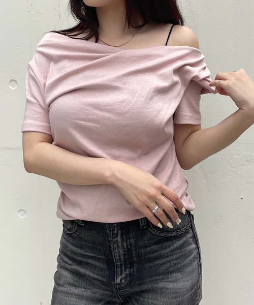 ROGER AND RAW(ロジャーアンドロウ)の「アシメドレープネック半袖トップス(Tシャツ/カットソー・レディース・ホワイト/ブラック/ピンク・FREE)」の1枚目の写真