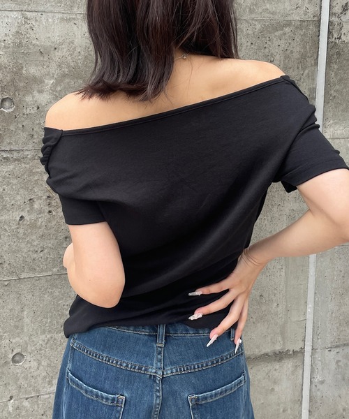 ROGER AND RAW(ロジャーアンドロウ)の「アシメドレープネック半袖トップス(Tシャツ/カットソー・レディース・ホワイト/ブラック/ピンク・FREE)」の14枚目の写真