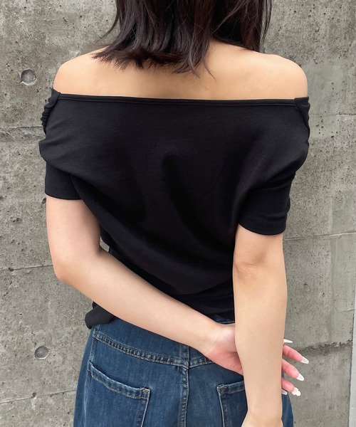 ROGER AND RAW(ロジャーアンドロウ)の「アシメドレープネック半袖トップス(Tシャツ/カットソー・レディース・ホワイト/ブラック/ピンク・FREE)」の13枚目の写真