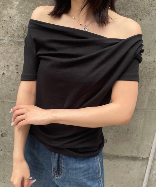 ROGER AND RAW(ロジャーアンドロウ)の「アシメドレープネック半袖トップス(Tシャツ/カットソー・レディース・ホワイト/ブラック/ピンク・FREE)」の12枚目の写真