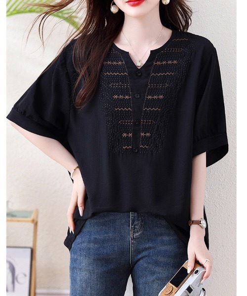 ONEP STAR（ワンピスター）の「刺繍風ステッチVネックブラウス（シャツ/ブラウス・レディース・ブラック/ホワイト・MEDIUM/LARGE/X-LARGE）」の10枚目の写真