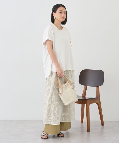 AMERICAN HOLIC(アメリカンホリック)の「【接触冷感・UVカット】ルーズコクーンプルオーバー(Tシャツ/カットソー・レディース・グレイッシュベージュ/オフホワイト/ブラウン/チャコールグレー/サックスブルー・M/L)」の6枚目の写真