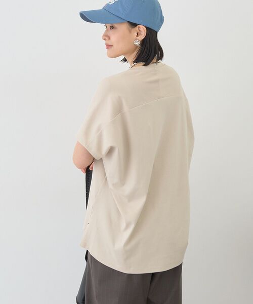 AMERICAN HOLIC(アメリカンホリック)の「【接触冷感・UVカット】ルーズコクーンプルオーバー(Tシャツ/カットソー・レディース・グレイッシュベージュ/オフホワイト/ブラウン/チャコールグレー/サックスブルー・M/L)」の9枚目の写真