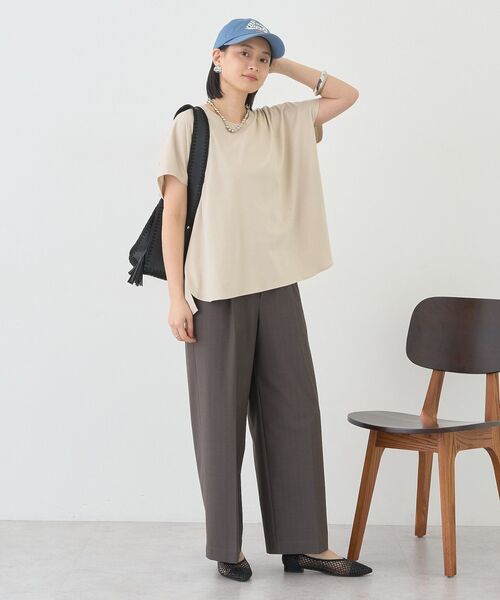 AMERICAN HOLIC(アメリカンホリック)の「【接触冷感・UVカット】ルーズコクーンプルオーバー(Tシャツ/カットソー・レディース・グレイッシュベージュ/オフホワイト/ブラウン/チャコールグレー/サックスブルー・M/L)」の13枚目の写真