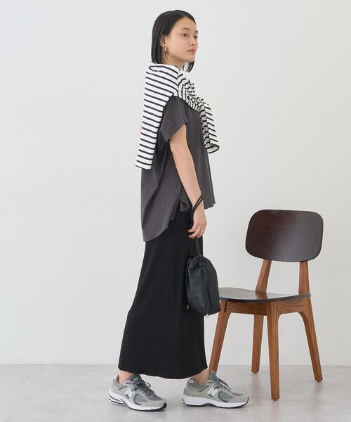 AMERICAN HOLIC(アメリカンホリック)の「【接触冷感・UVカット】ルーズコクーンプルオーバー(Tシャツ/カットソー・レディース・グレイッシュベージュ/オフホワイト/ブラウン/チャコールグレー/サックスブルー・M/L)」の21枚目の写真