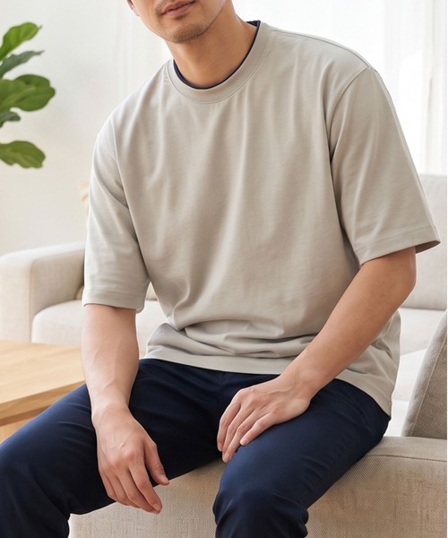 TETE(テット)の「【シンプル・定番・着回し力抜群】接触冷感スノードライレイヤード襟Tシャツ/半袖Tシャツ 96622 4色展開|オーバーサイズ クルーネック メンズ 大人カジュアル デイリーT 夏(Tシャツ/カットソー・メンズ・チャコールグレー/ホワイト/ベージュ/ブラック・MEDIUM/X-LARGE/LARGE)」の4枚目の写真