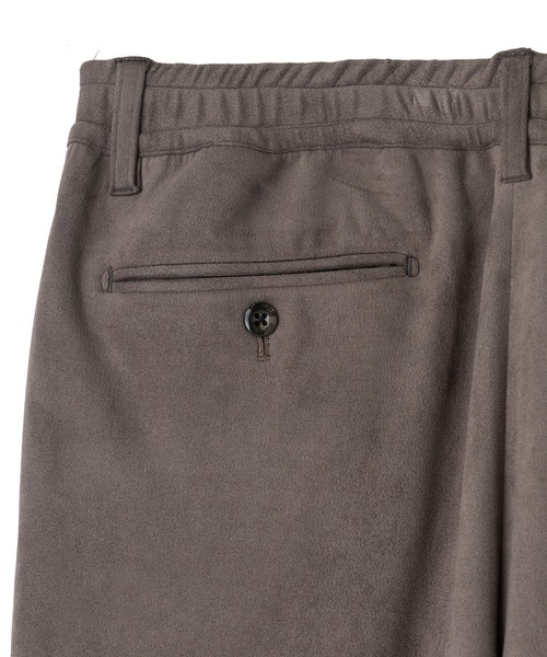 MEN'S BIGI(メンズビギ)の「フェイクスエードダンボール リラックスイージーパンツ(その他パンツ・メンズ・ブラック/ベージュ/チャコールグレー・03/04/02/01)」の22枚目の写真