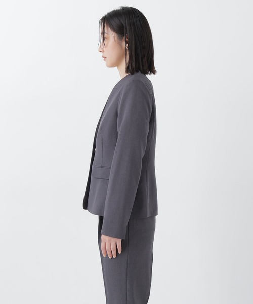 NATURAL BEAUTY BASIC(ナチュラルビューティーベーシック)の「【マシンウォッシャブル】パウダリ-ツイルセットアップ(ノーカラージャケット・レディース・ブラウン/チャコールグレー・LARGE/MEDIUM/SMALL)」の10枚目の写真