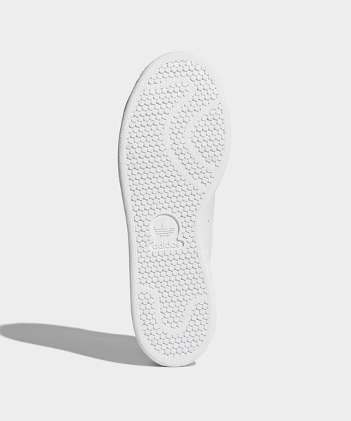 adidas（アディダス）の「スタンスミス [STAN SMITH]  アディダスオリジナルス / アディダスオリジナルス adidas Originals（スニーカー・メンズ・ホワイト・22.5cm/23.5cm/24.5cm/25.5cm/26.5cm/27.5cm/28.5cm/29.5cm/30.0cm/23.0cm/24.0cm/25.0cm/26.0cm/27.0cm/28.0cm/29.0cm/22.0cm/30.5cm）」の3枚目の写真