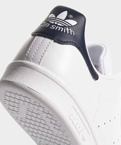 adidas（アディダス）の「スタンスミス [STAN SMITH]  アディダスオリジナルス / アディダスオリジナルス adidas Originals（スニーカー・メンズ・ホワイト・22.5cm/23.5cm/24.5cm/25.5cm/26.5cm/27.5cm/28.5cm/29.5cm/30.0cm/23.0cm/24.0cm/25.0cm/26.0cm/27.0cm/28.0cm/29.0cm/22.0cm/30.5cm）」の5枚目の写真