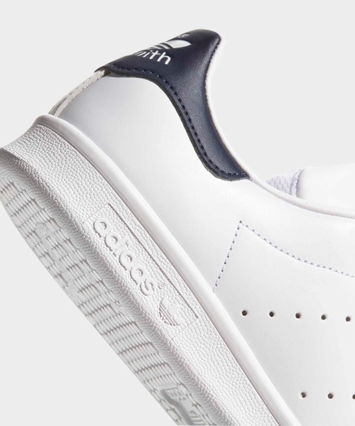 adidas（アディダス）の「スタンスミス [STAN SMITH]  アディダスオリジナルス / アディダスオリジナルス adidas Originals（スニーカー・メンズ・ホワイト・22.5cm/23.5cm/24.5cm/25.5cm/26.5cm/27.5cm/28.5cm/29.5cm/30.0cm/23.0cm/24.0cm/25.0cm/26.0cm/27.0cm/28.0cm/29.0cm/22.0cm/30.5cm）」の6枚目の写真