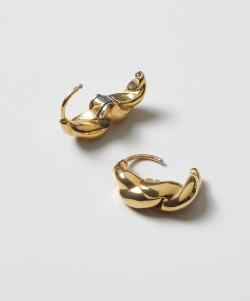 GOLDY(ゴールディ)の「【金属アレルギー軽減】プランプ ツイスト フープ ワンタッチ ステンレス ピアス(ピアス(両耳用)・レディース・ゴールド/シルバー・FREE)」の11枚目の写真