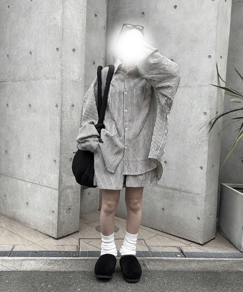 YACA(ヤーカ)の「Striped Shirt Setup/ストライプシャツセットアップ(シャツ/ブラウス・レディース・ブラック・FREE)」の10枚目の写真