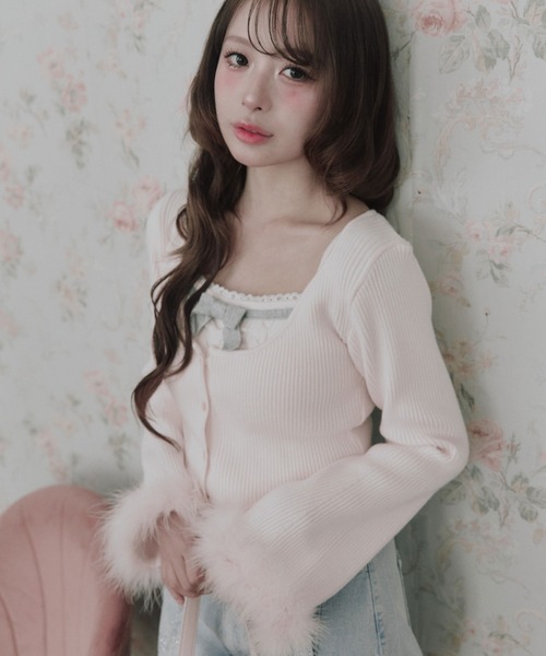 OLIVE des OLIVE(オリーブデオリーブ)の「袖ファーカーディガンアンサンブル(アンサンブル・レディース・ボルドー/ピンク/オフホワイト/ブラック・FREE)」の3枚目の写真