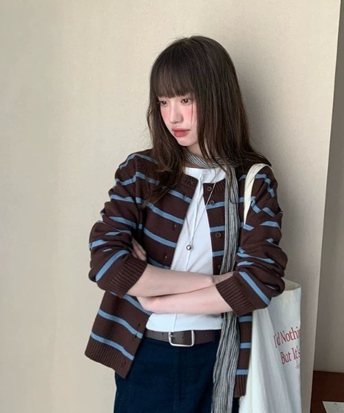 SHERU(シェル)の「レトロラインボーダーニットカーディガン(ニット/セーター・レディース・ブラウン/ネイビー・M)」の11枚目の写真