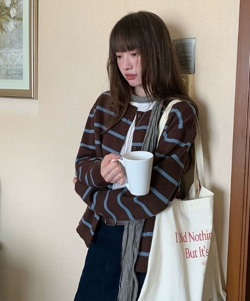 SHERU(シェル)の「レトロラインボーダーニットカーディガン(ニット/セーター・レディース・ブラウン/ネイビー・M)」の16枚目の写真