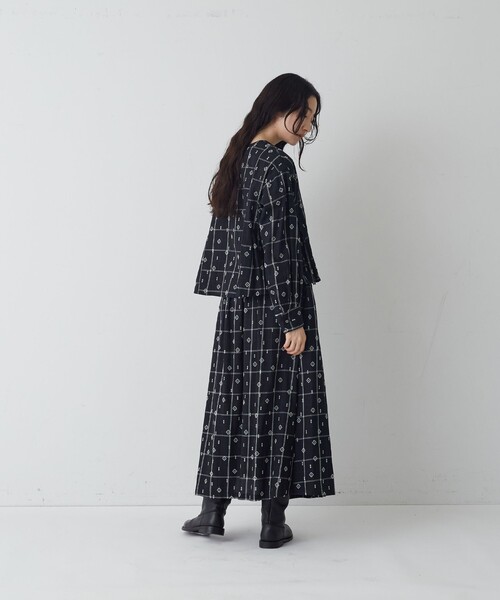 conges payes ADIEU TRISTESSE(コンジェ ペイエ アデュートリステス)の「フロッキープリントチェックスカート(スカート・レディース・グリーン系その他/ブラック系その他・38)」の11枚目の写真