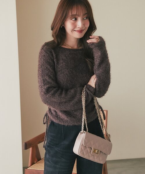 La boutique BonBon(ラブティックボンボン)の「ヘアリーラメシャギーニット(ニット/セーター・レディース・ブラウン/グレイッシュベージュ/ホワイト・FREE)」の2枚目の写真