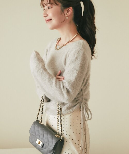 La boutique BonBon(ラブティックボンボン)の「ヘアリーラメシャギーニット(ニット/セーター・レディース・ブラウン/グレイッシュベージュ/ホワイト・FREE)」の3枚目の写真