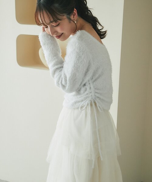 La boutique BonBon(ラブティックボンボン)の「ヘアリーラメシャギーニット(ニット/セーター・レディース・ブラウン/グレイッシュベージュ/ホワイト・FREE)」の4枚目の写真