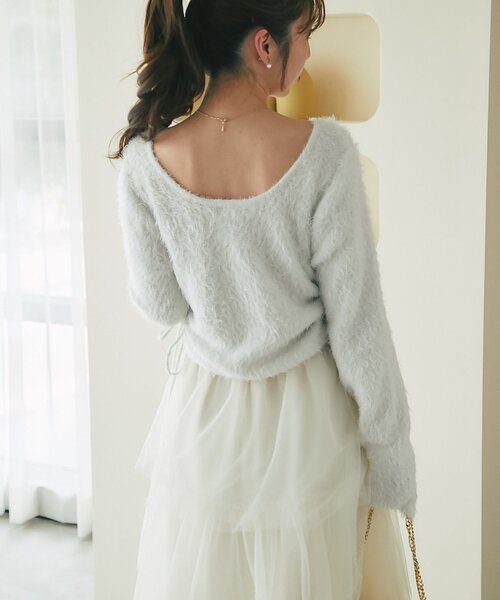 La boutique BonBon(ラブティックボンボン)の「ヘアリーラメシャギーニット(ニット/セーター・レディース・ブラウン/グレイッシュベージュ/ホワイト・FREE)」の6枚目の写真