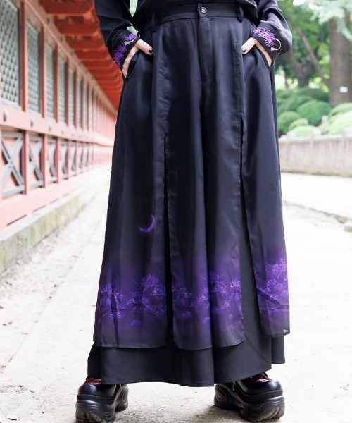 REZEN（リゼン）の「彼岸花×月レイヤードパンツ（その他パンツ・メンズ・ライトグレー/ローズ/レッドパープル/ブルーパープル・SMALL/MEDIUM/LARGE）」の2枚目の写真