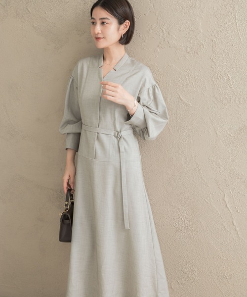 URBAN RESEARCH ROSSO WOMEN（アーバンリサーチ　ロッソ）の「ボリュームスリーブウエストマークワンピース（ワンピース・レディース・ネイビー/モカ/ライトベージュ・36/38）」の2枚目の写真