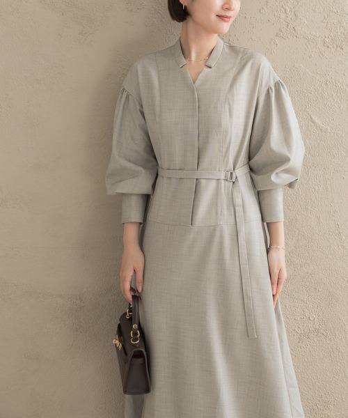 URBAN RESEARCH ROSSO WOMEN（アーバンリサーチ　ロッソ）の「ボリュームスリーブウエストマークワンピース（ワンピース・レディース・ネイビー/モカ/ライトベージュ・36/38）」の21枚目の写真