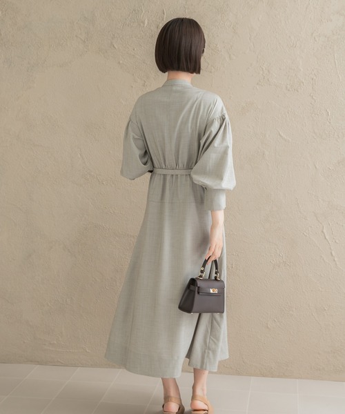 URBAN RESEARCH ROSSO WOMEN（アーバンリサーチ　ロッソ）の「ボリュームスリーブウエストマークワンピース（ワンピース・レディース・ネイビー/モカ/ライトベージュ・36/38）」の18枚目の写真