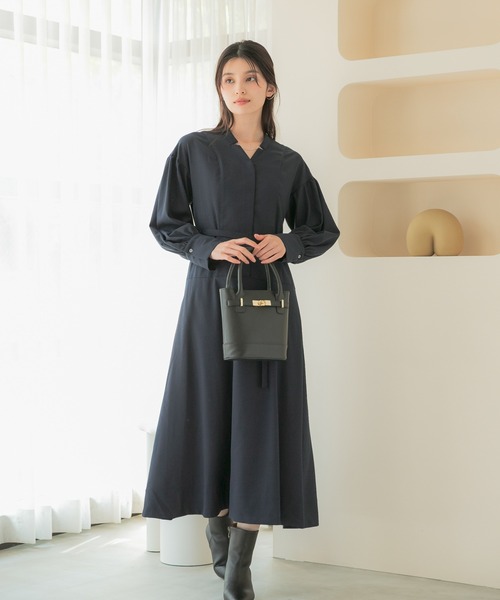 URBAN RESEARCH ROSSO WOMEN（アーバンリサーチ　ロッソ）の「ボリュームスリーブウエストマークワンピース（ワンピース・レディース・ネイビー/モカ/ライトベージュ・36/38）」の9枚目の写真