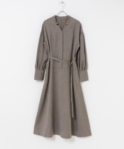 URBAN RESEARCH ROSSO WOMEN（アーバンリサーチ　ロッソ）の「ボリュームスリーブウエストマークワンピース（ワンピース・レディース・ネイビー/モカ/ライトベージュ・36/38）」の7枚目の写真