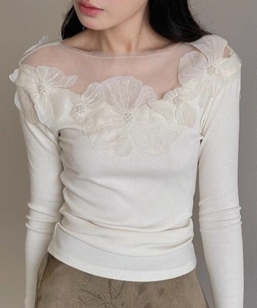 AVYL(アヴィル)の「デコルテシアーフラワー刺繍ロンT(Tシャツ/カットソー・レディース・ブラック/ホワイト・M)」の6枚目の写真