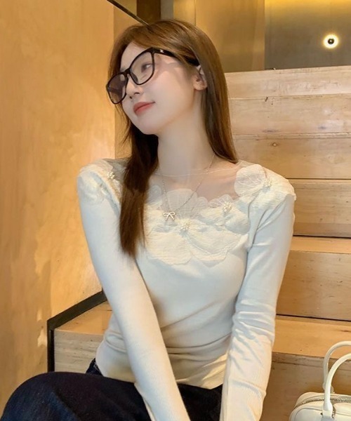 AVYL(アヴィル)の「デコルテシアーフラワー刺繍ロンT(Tシャツ/カットソー・レディース・ブラック/ホワイト・M)」の18枚目の写真