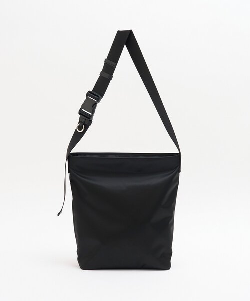 russet(ラシット)の「【撥水】《軽量・330g》バックル2WAY縦型ショルダーバッグ(ショルダーバッグ・レディース・ブラック/ボルドー・FREE)」の14枚目の写真