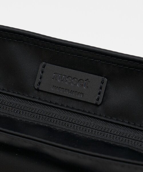 russet(ラシット)の「【撥水】《軽量・330g》バックル2WAY縦型ショルダーバッグ(ショルダーバッグ・レディース・ブラック/ボルドー・FREE)」の6枚目の写真