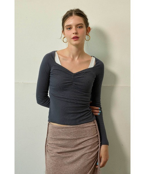 ALEXIA STAM（アリシアスタン）の「Gathered Off-Shoulder Top /オフショルギャザートップス（Tシャツ/カットソー・レディース・ブラウン/チャコールグレー/ホワイト・M/S/L）」の13枚目の写真