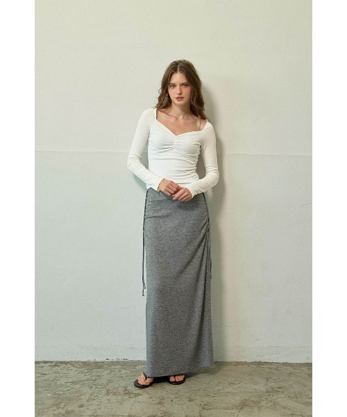 ALEXIA STAM（アリシアスタン）の「Gathered Off-Shoulder Top /オフショルギャザートップス（Tシャツ/カットソー・レディース・ブラウン/チャコールグレー/ホワイト・M/S/L）」の4枚目の写真