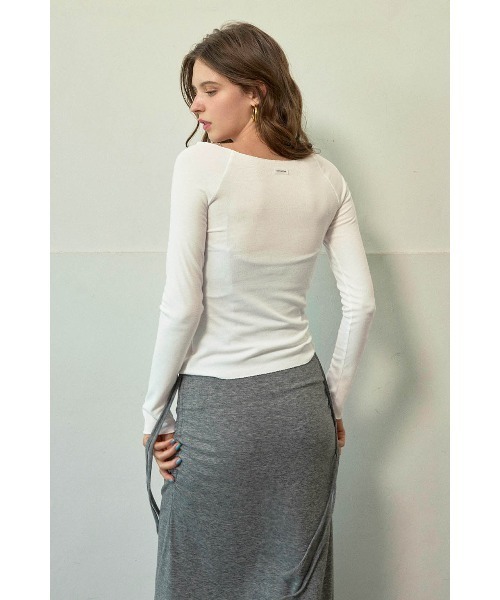 ALEXIA STAM（アリシアスタン）の「Gathered Off-Shoulder Top /オフショルギャザートップス（Tシャツ/カットソー・レディース・ブラウン/チャコールグレー/ホワイト・M/S/L）」の5枚目の写真