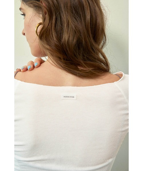 ALEXIA STAM（アリシアスタン）の「Gathered Off-Shoulder Top /オフショルギャザートップス（Tシャツ/カットソー・レディース・ブラウン/チャコールグレー/ホワイト・M/S/L）」の6枚目の写真